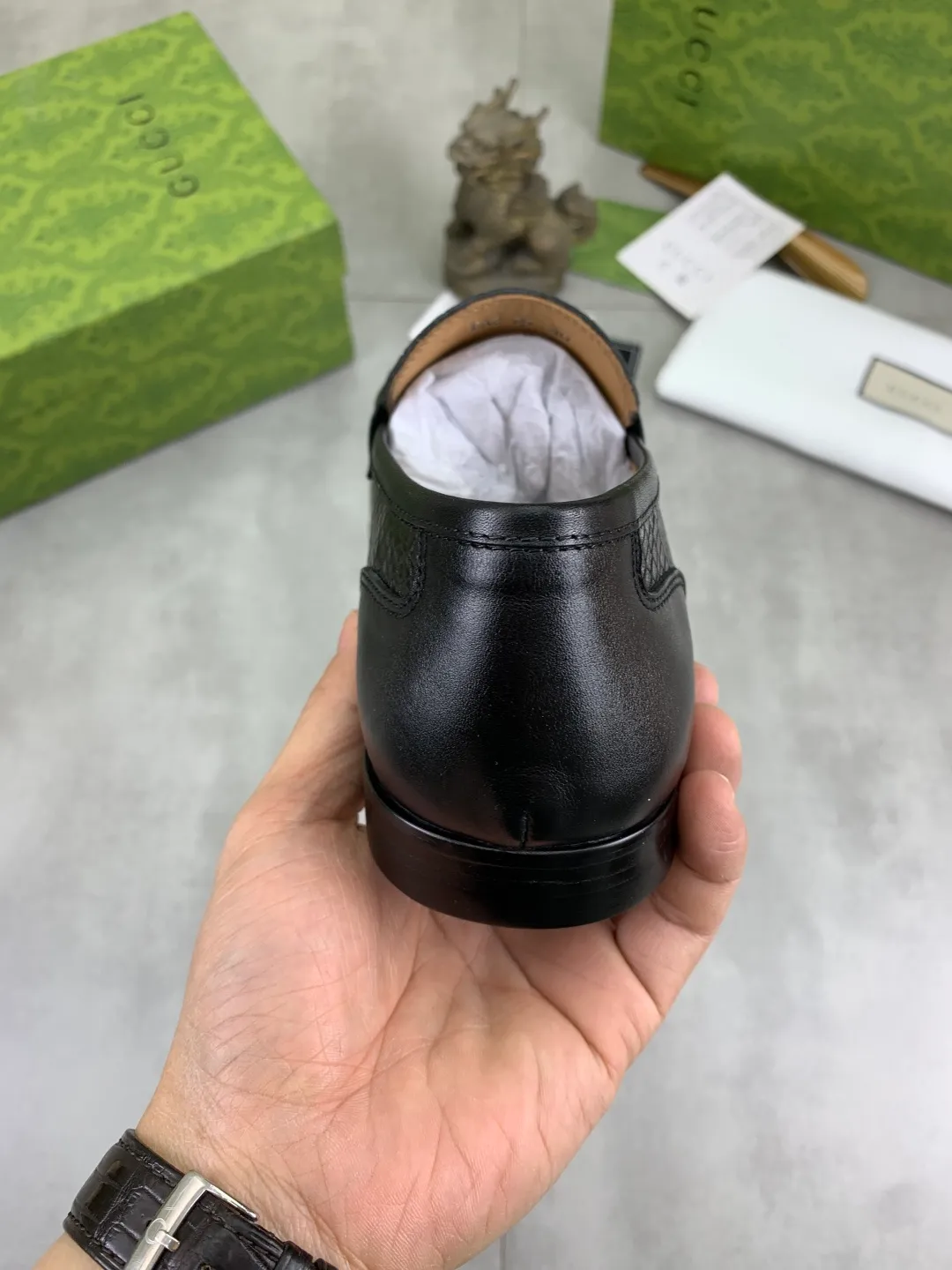 Men's Men's Shoes💰P580💰【New Style】Water-dyed Niuli Gucci's most popular selection of lazy slip-on leather shoes (Gucci) official website latest Gucci lazy leather shoes, hot style 💥 simple and elegant style, exclusive for trendy men. Unique official website latest brand original double G embossing Elements 👑 Original Gucci decoration, fashionable and elegant, fabric original calfskin ✅ fully imported first-layer cowhide lining, official website designated wear-resistant, rubber business outsole, classic model taken at the counter in real life 🎬38-44 black brown optional